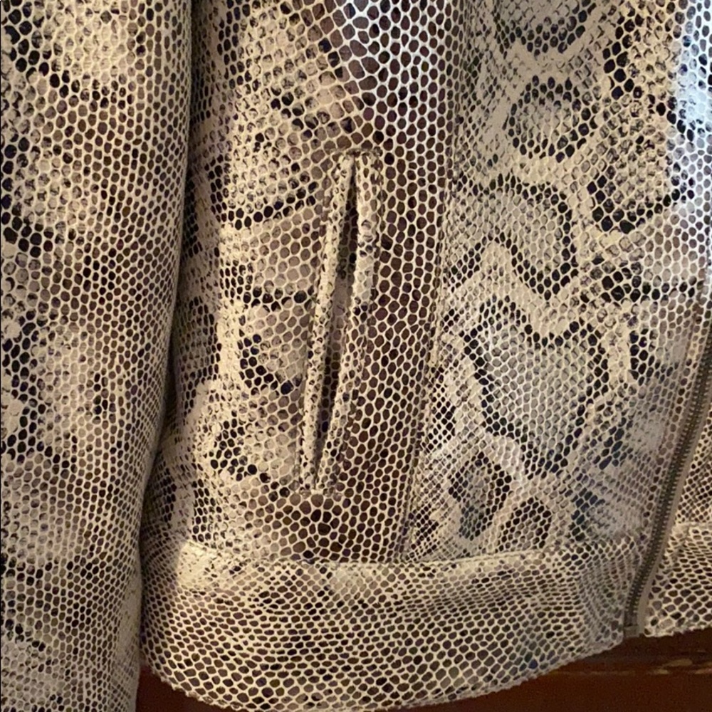 Jacket - Picture 3 of 3